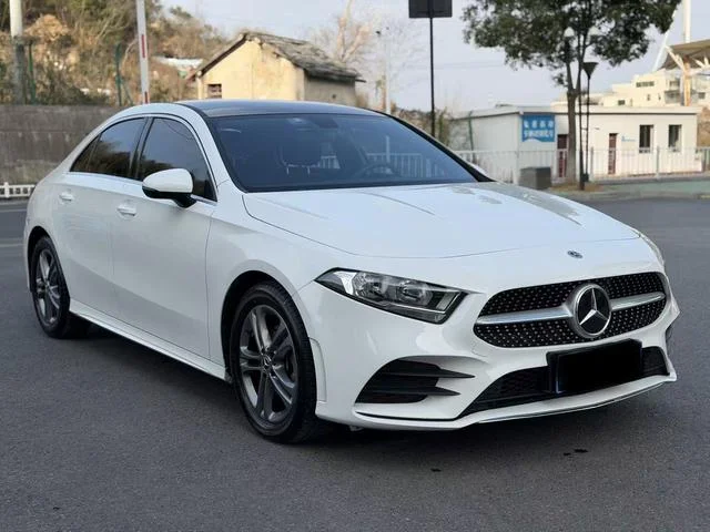 Mercedes-Benz A-Class 2022 - миниатюра 3