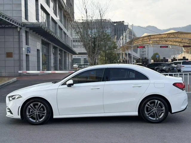 Mercedes-Benz A-Class 2022 - миниатюра 7