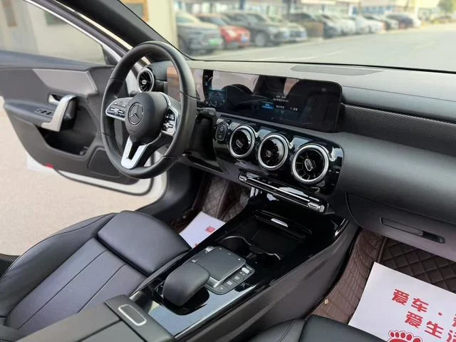 Mercedes-Benz A-Class 2022 - миниатюра 11