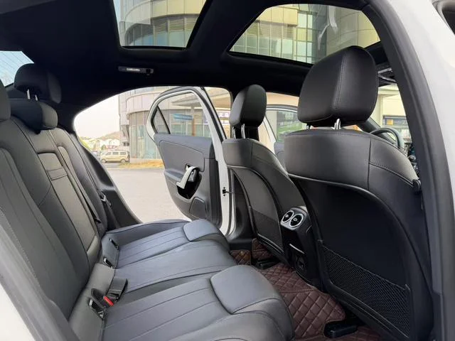 Mercedes-Benz A-Class 2022 - миниатюра 15