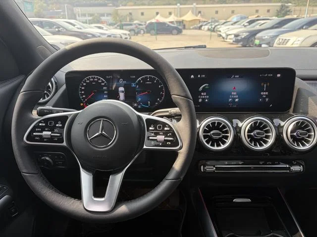 Mercedes-Benz GLA-Class 2022 - миниатюра 12