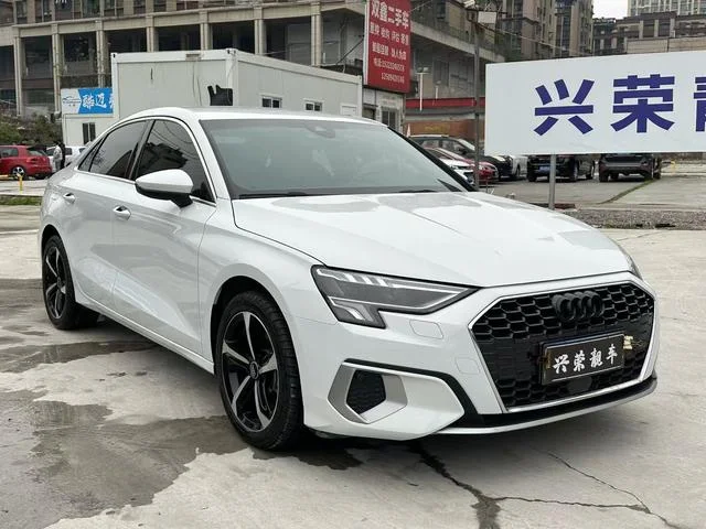 Audi A3 2022 - изображение 1