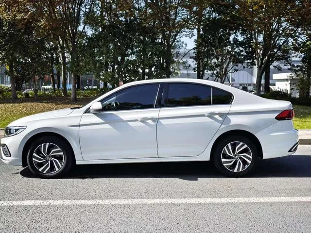 Volkswagen Bora 2022 - миниатюра 7