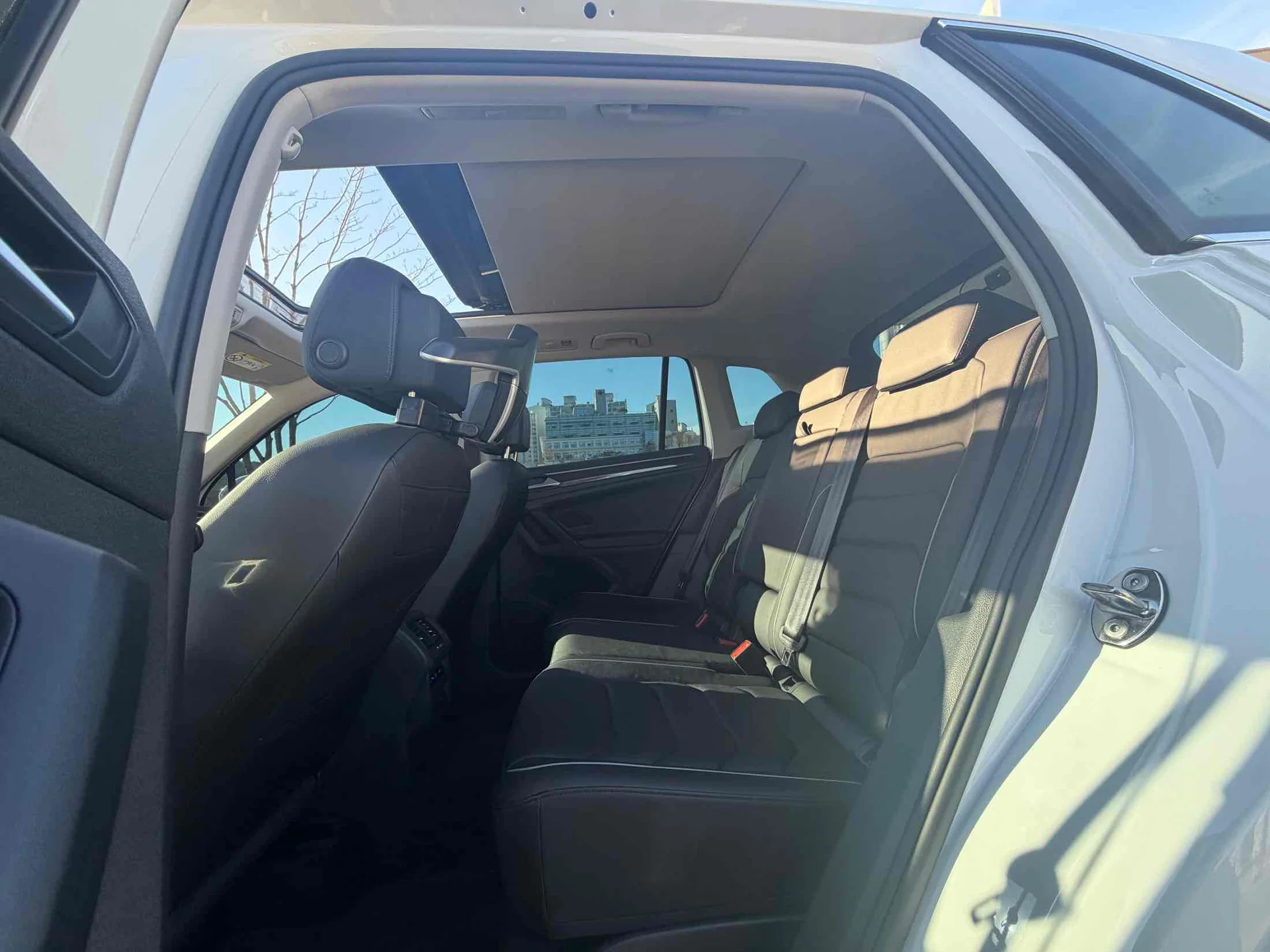 Volkswagen Tiguan 2022 - миниатюра 12