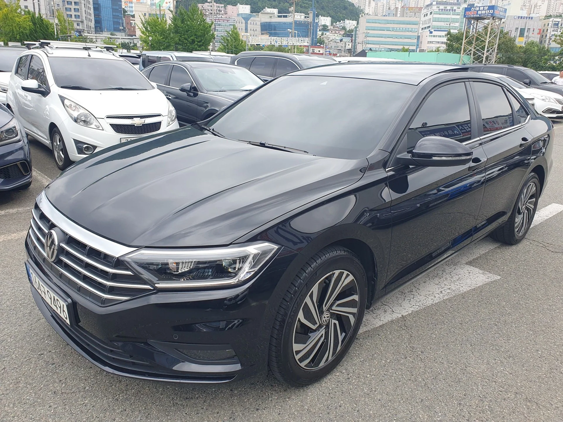 Volkswagen Jetta 2022 - изображение 1