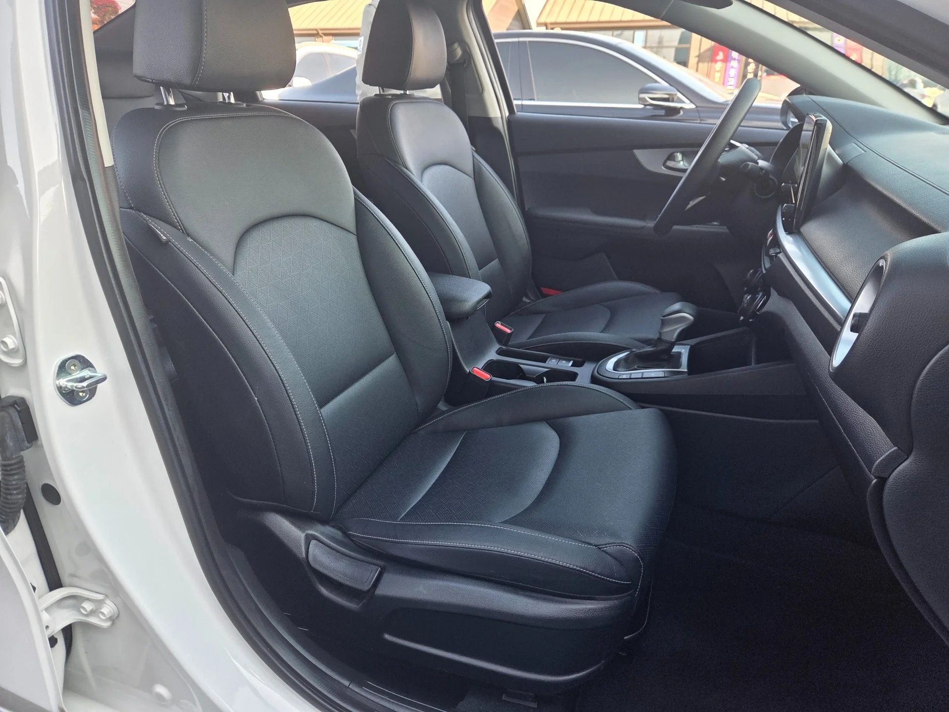 Kia K3 2022 - миниатюра 14