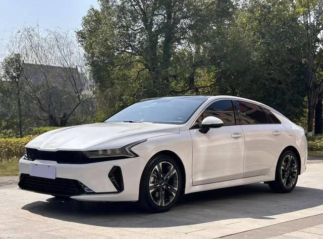 Kia K5 2022 - миниатюра 3