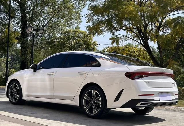 Kia K5 2022 - миниатюра 4