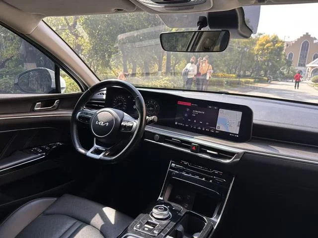 Kia K5 2022 - миниатюра 11