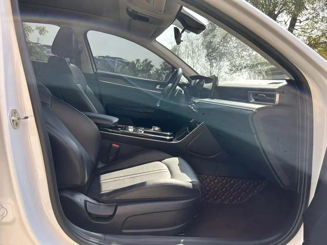 Kia K5 2022 - миниатюра 16