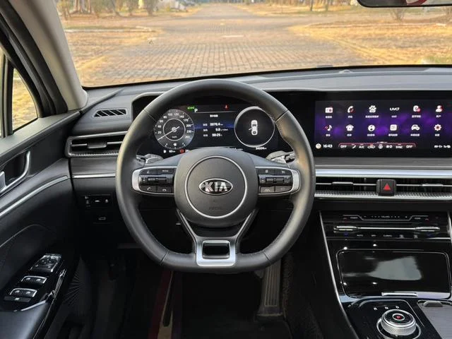 Kia K5 2023 - миниатюра 13