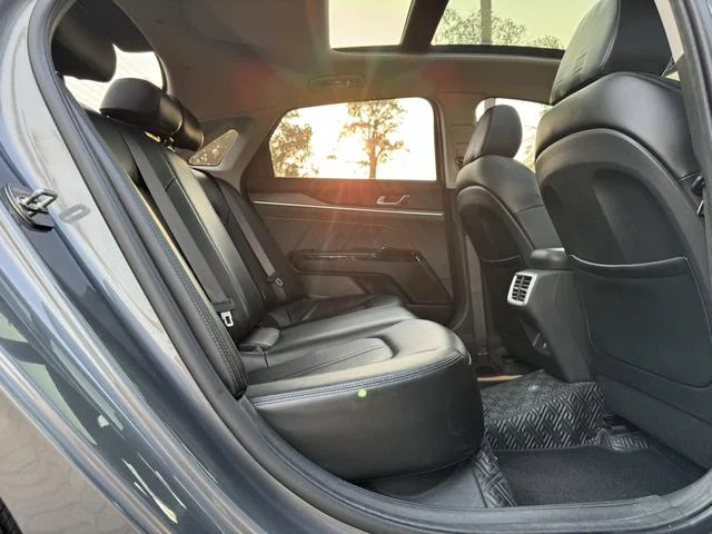 Kia K5 2023 - миниатюра 21