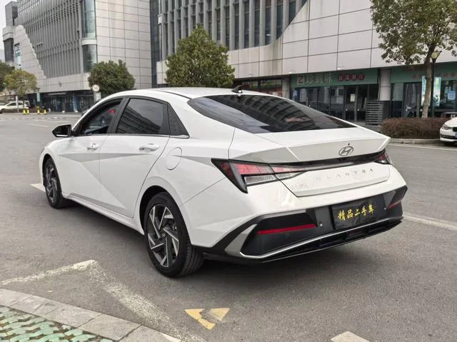 Hyundai Elantra 2022 - миниатюра 4
