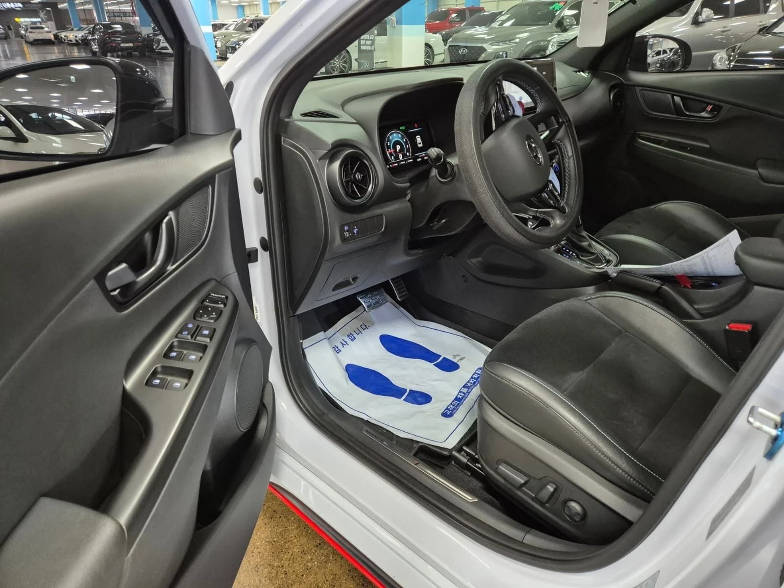 Hyundai Kona 2023 - миниатюра 8