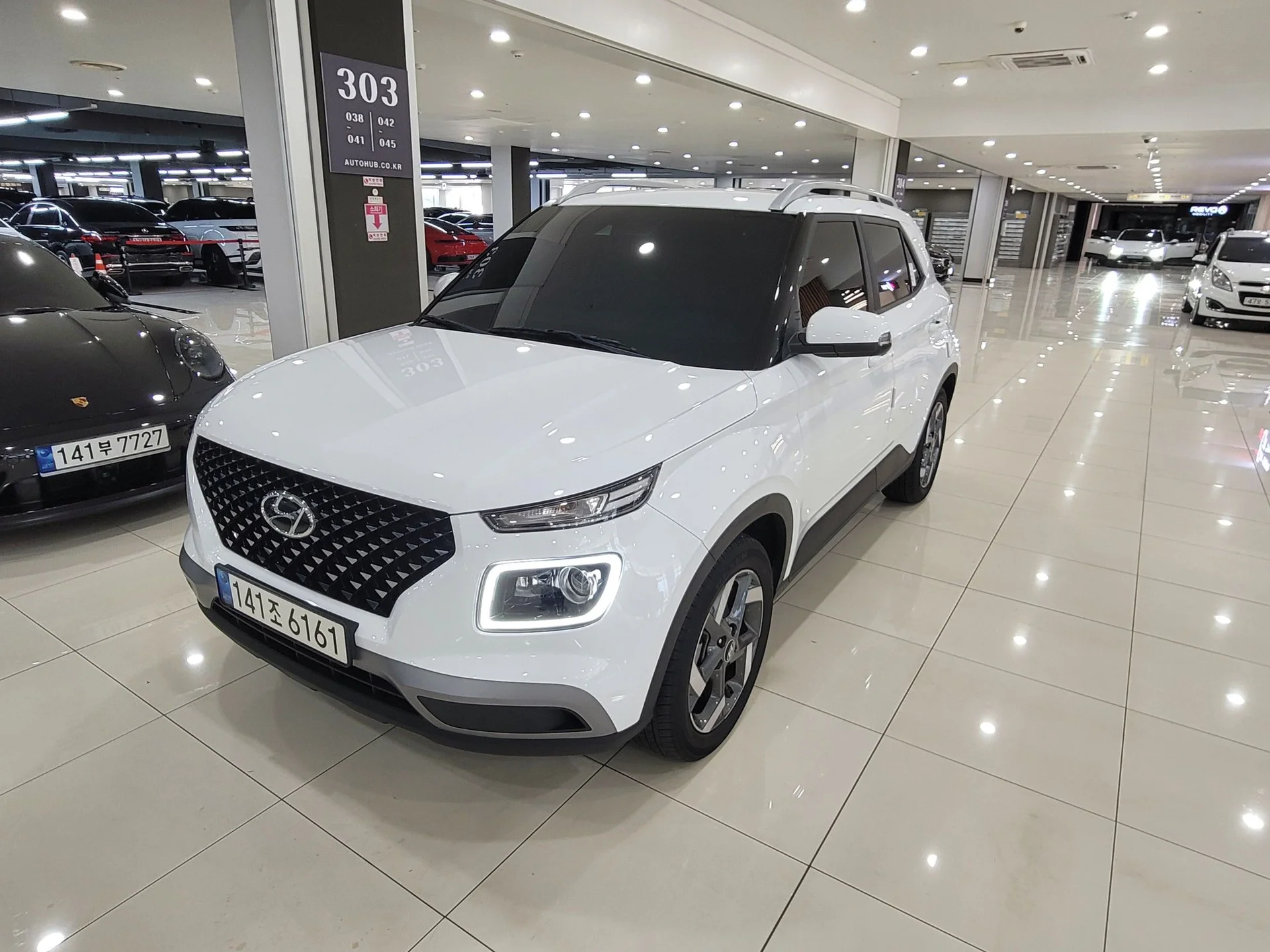 Hyundai Venue 2022 - изображение 1