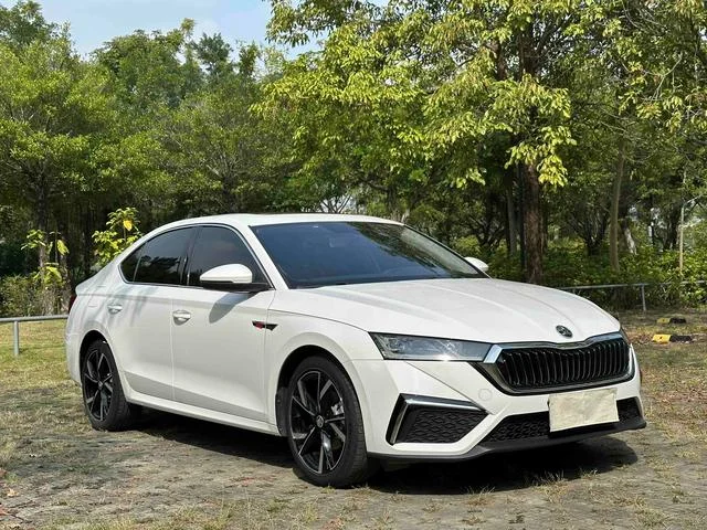 Skoda Octavia 2022 - изображение 1