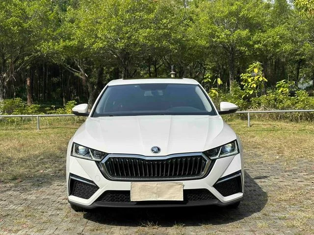 Skoda Octavia 2022 - миниатюра 2