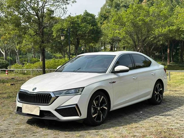 Skoda Octavia 2022 - миниатюра 3