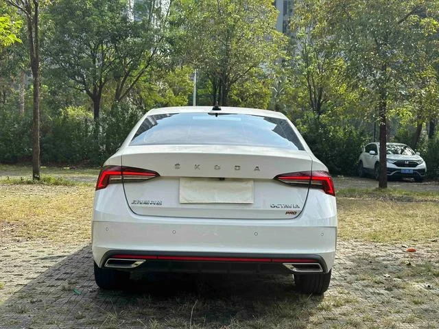 Skoda Octavia 2022 - миниатюра 5