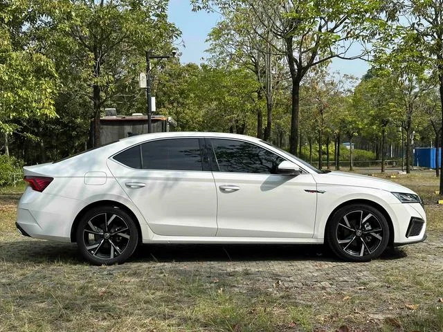 Skoda Octavia 2022 - миниатюра 7