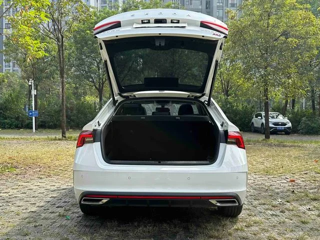 Skoda Octavia 2022 - миниатюра 9