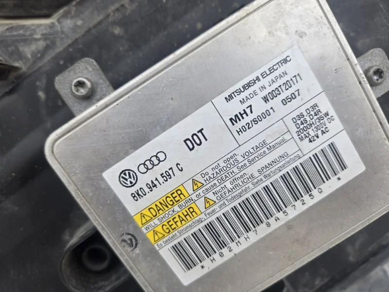 Фара ксеноновая передняя правая Audi A3 8P CDA - миниатюра 5
