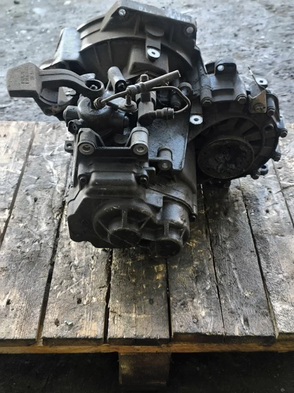 МКПП Volkswagen Passat B6 2005 - миниатюра 3
