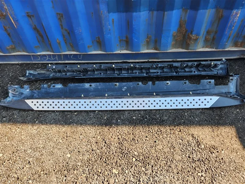Накладка на порог наружная BMW X5 E70 N62B48B 2012 - миниатюра 2