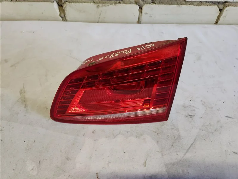 Стоп-сигнал Volkswagen Passat B7 2013 - миниатюра 2