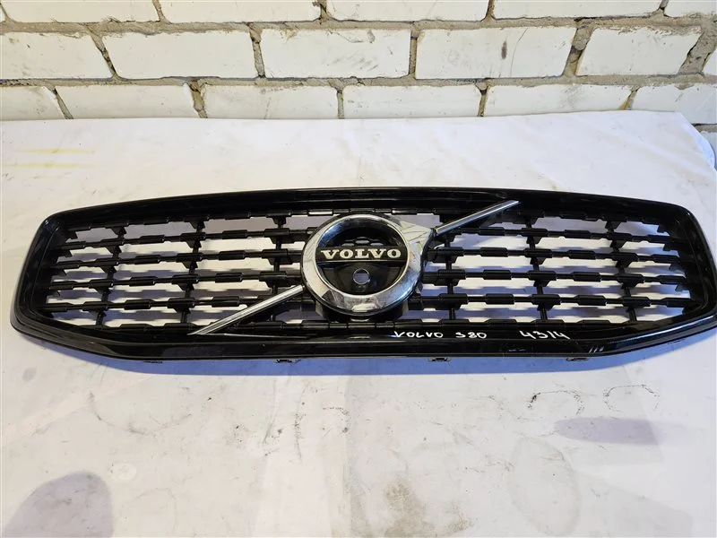 Решетка радиатора Volvo S80 2021 - миниатюра 4