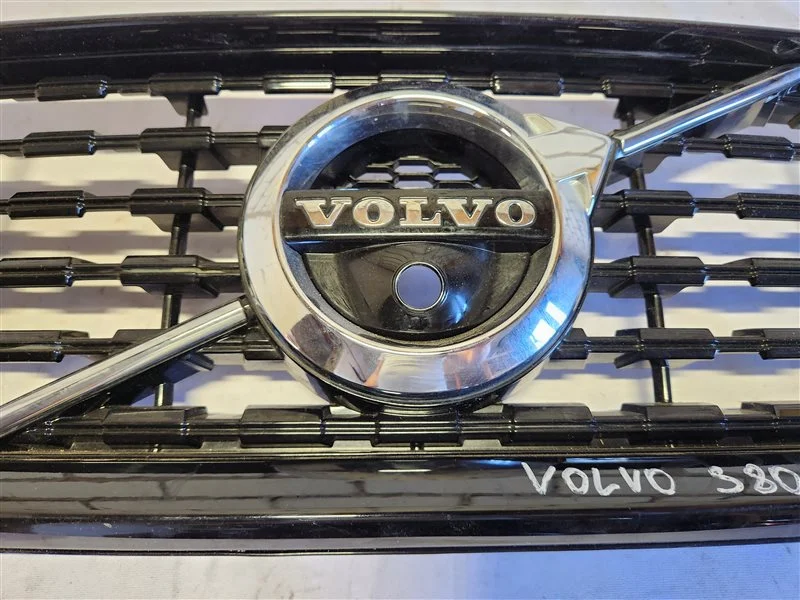 Решетка радиатора Volvo S80 2021 - миниатюра 5