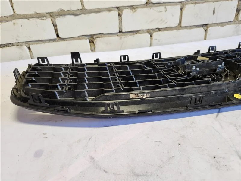 Решетка радиатора Volvo S80 2021 - миниатюра 8