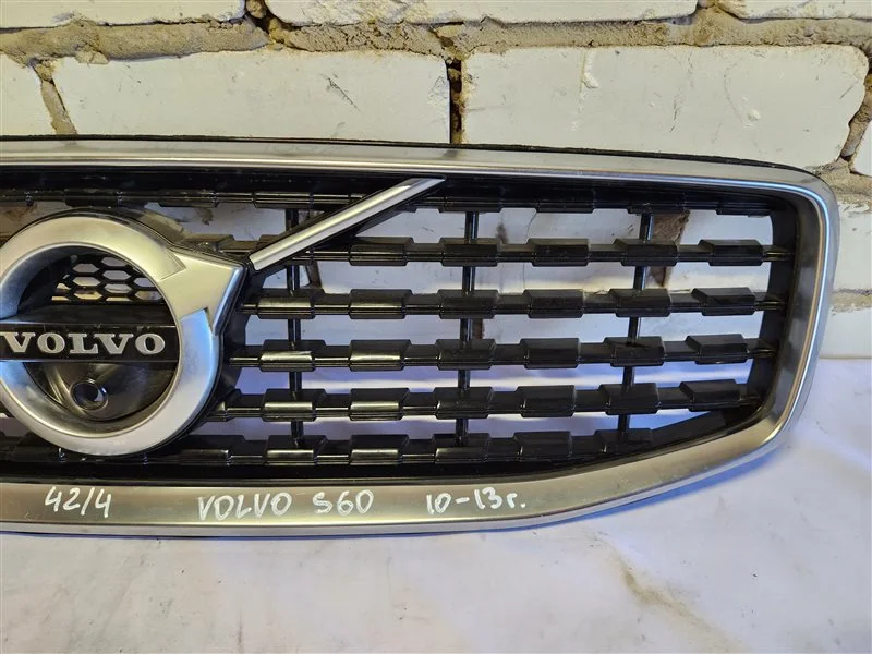 Решетка радиатора Volvo S60 2020 - миниатюра 4