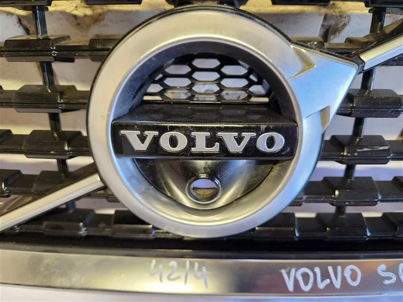 Решетка радиатора Volvo S60 2020 - миниатюра 5