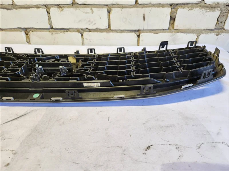 Решетка радиатора Volvo S60 2020 - миниатюра 9