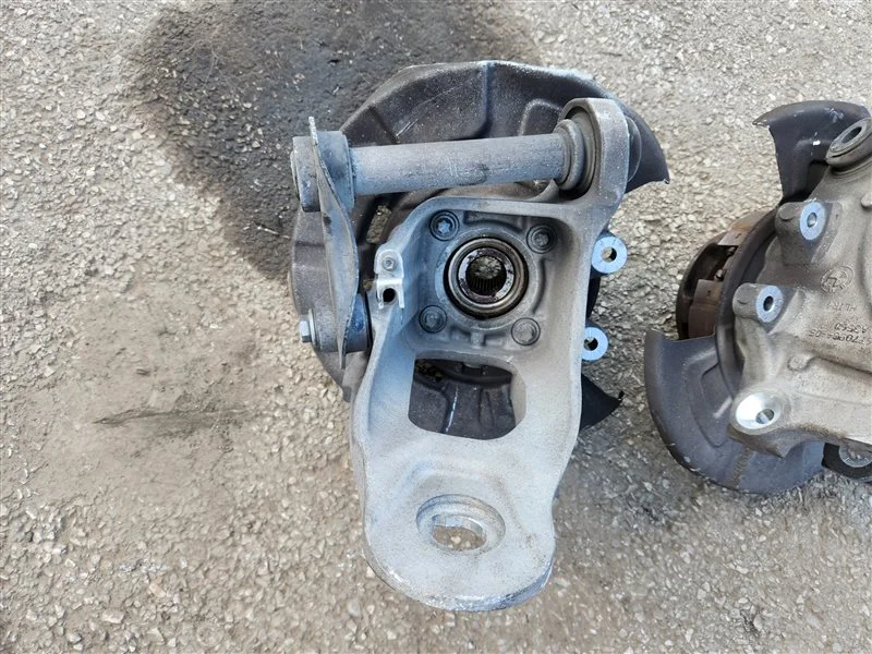 Кулак поворотный задний BMW X5 E70 N62B48B 2012 - миниатюра 9