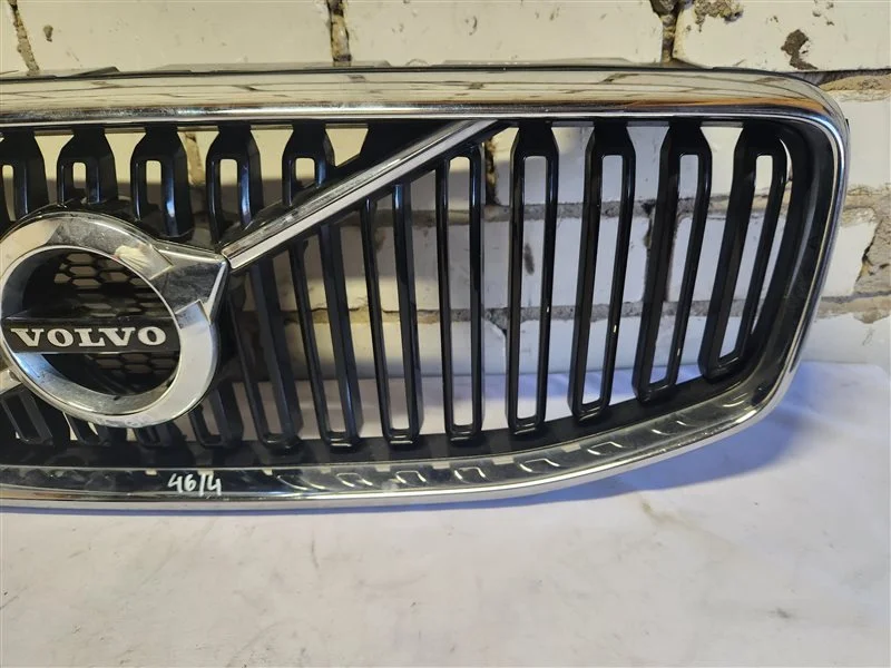 Решетка радиатора Volvo XC60 2017 - миниатюра 5