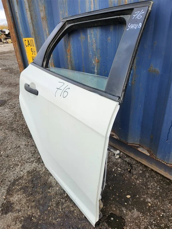 Дверь боковая задняя правая Ford Focus 3 2012 - миниатюра 3