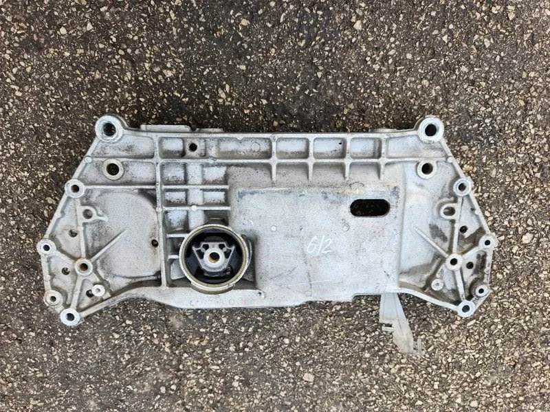Балка подвески передняя Audi A3 8P CDA 2004-2013 - миниатюра 2