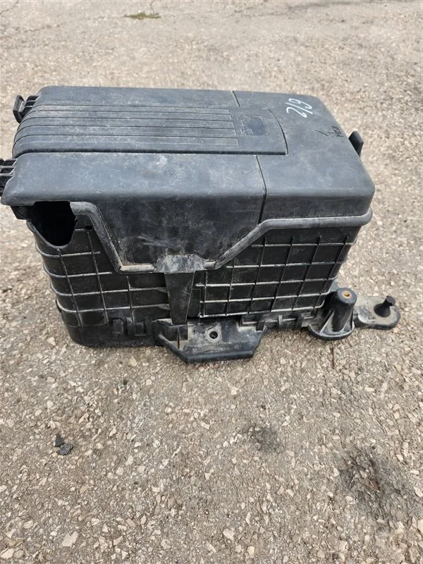 Подставка под аккумулятор Audi A3 8P CDA 2004-2013 - миниатюра 5