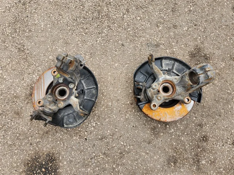 Кулак поворотный передний Audi A3 8P CDA 2004-2013 - миниатюра 2
