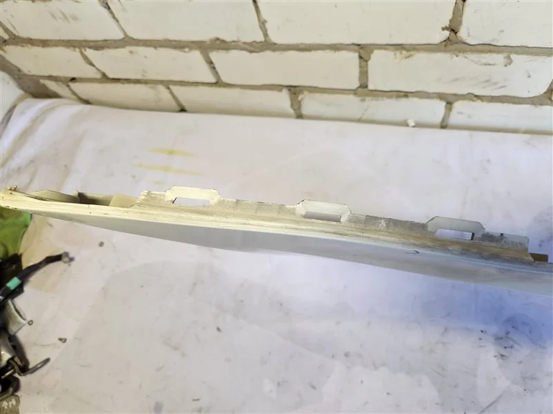 Клык бампера BMW X5 E70 N62B48B 2012 - миниатюра 9