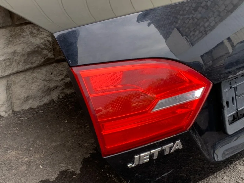 Крышка багажника Volkswagen jetta 6 2015 - миниатюра 10
