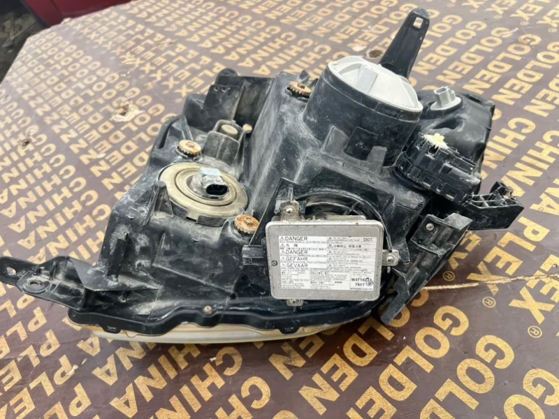 Фара передняя правая Mitsubishi Pajero 4 6G75 2010 - миниатюра 10