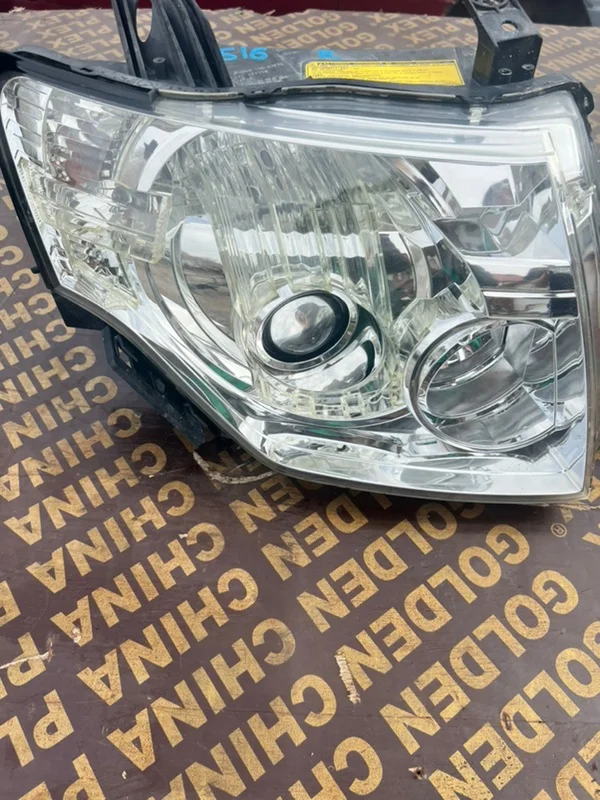 Фара передняя правая Mitsubishi Pajero 4 6G75 2010 - миниатюра 5