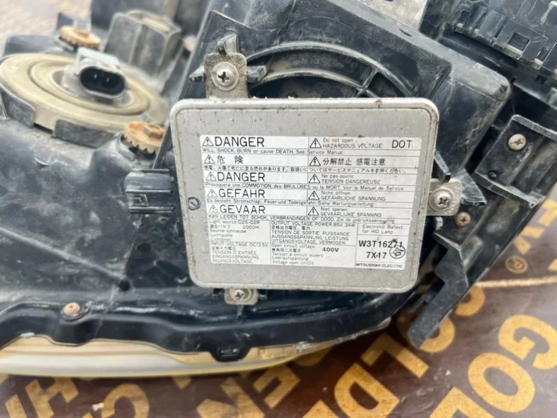 Фара передняя правая Mitsubishi Pajero 4 6G75 2010 - миниатюра 9