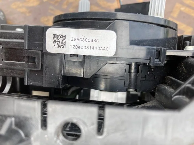 Блок подрулевых переключателей Ford Focus 3 2012 - миниатюра 10