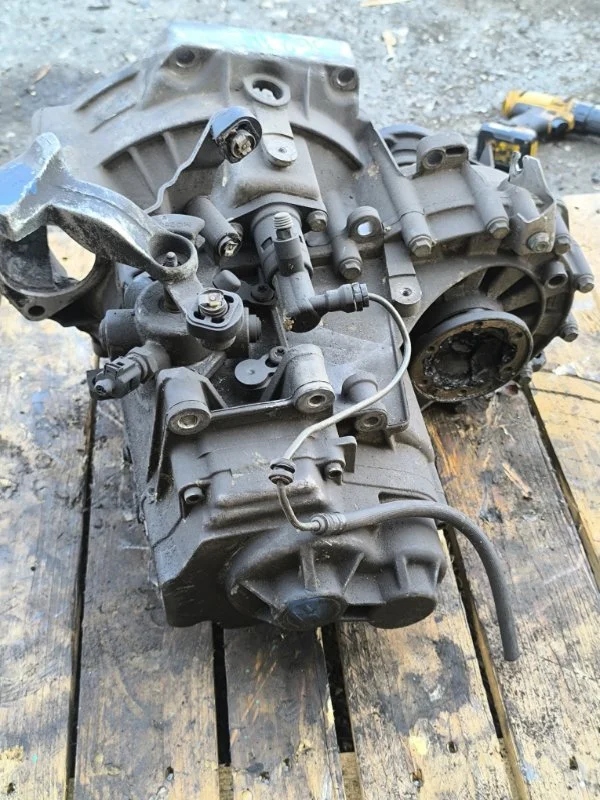 МКПП Volkswagen Passat B6 2.0 2012 - миниатюра 4
