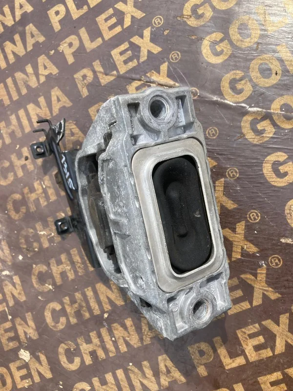 Подушка двигателя правая Volkswagen jetta 6 CFF - миниатюра 3