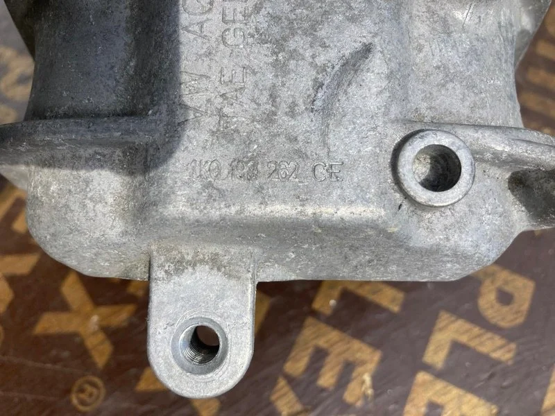 Подушка двигателя правая Volkswagen jetta 6 CFF - миниатюра 4